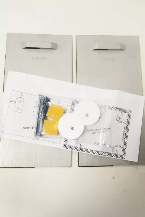 Attaches-Miroir Attaches-Miroir